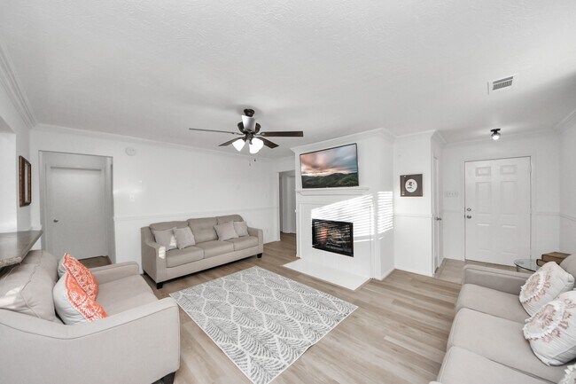 Foto del edificio - 20403 Blue Juniper Dr