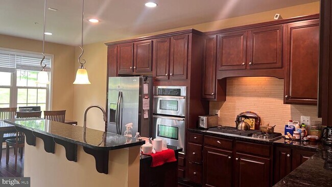 Foto del edificio - 1525 Rabbit Hollow Pl