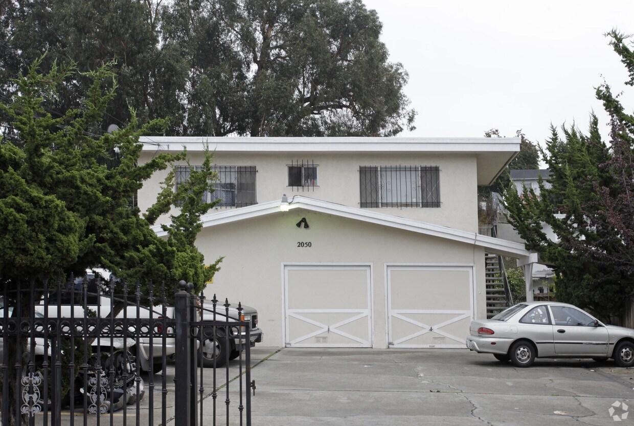 Foto principal - 2050 Harrington Ave
