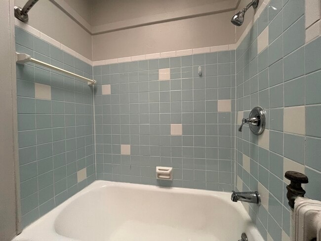 Building Photo - 5219 S Lake Dr