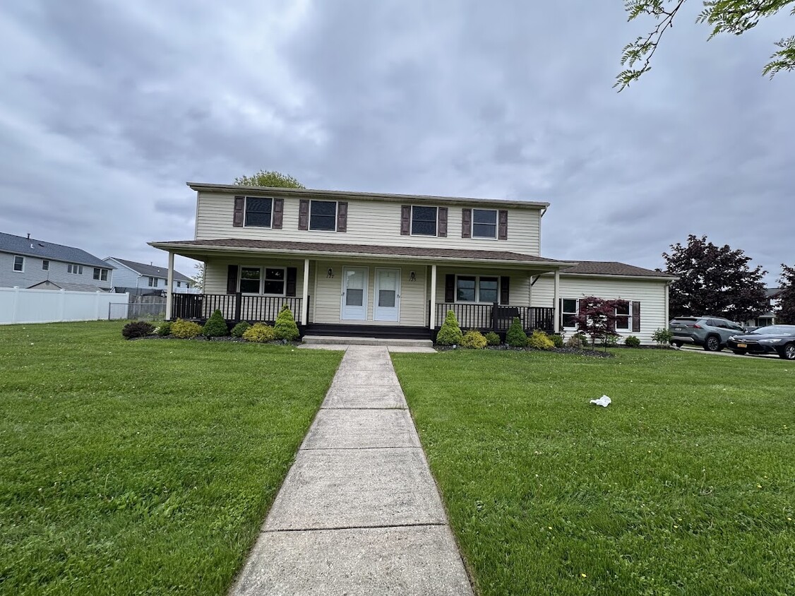 Foto principal - 177 Warner Rd