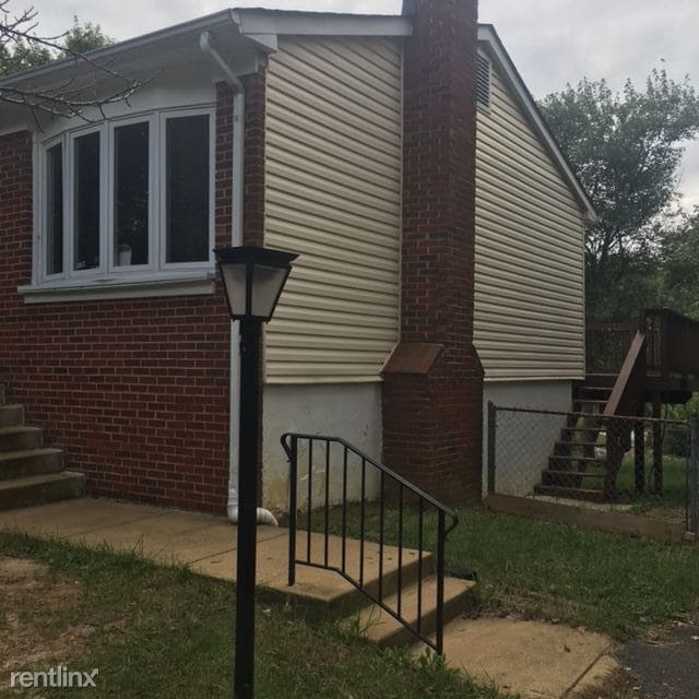 Building Photo - 13910 Mapledale Ave