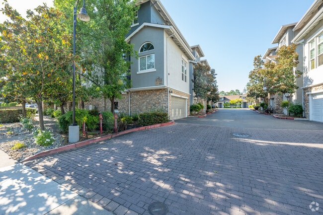 Building Photo - Blairwood Condominiums