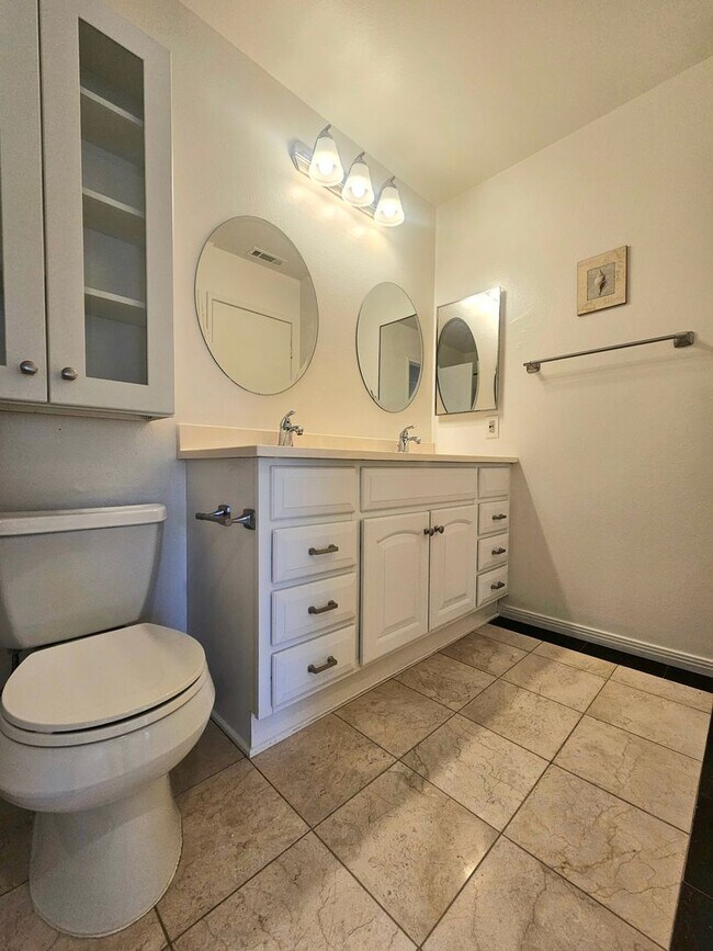 Foto del edificio - Beautiful 2-Bedroom Home Now Available