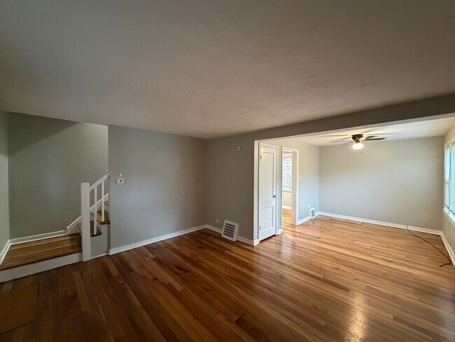 Foto del edificio - 8339 S Hamilton Ave