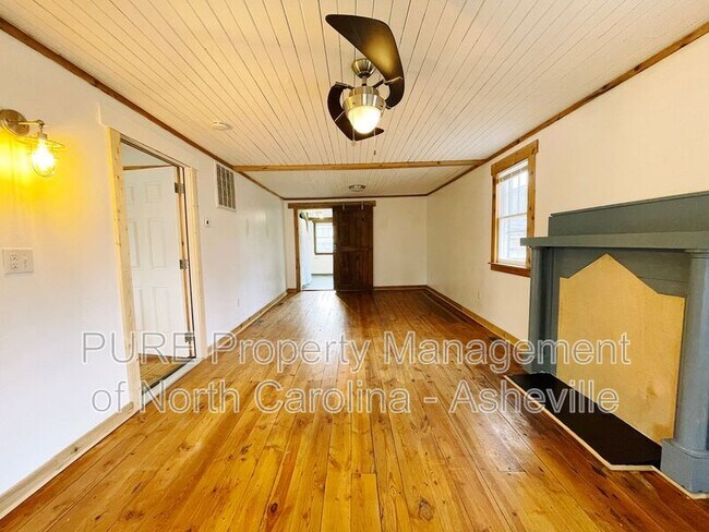 Building Photo - 648 Sand Hill Rd