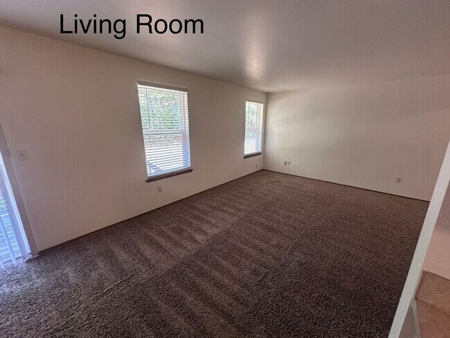 Foto del edificio - Wonderful 2 Bedroom, 2 Bathroom Duplex in ...