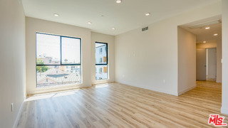 Foto del edificio - 1540 S Hayworth Ave