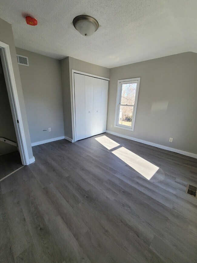 Foto del edificio - 1018 E 18th St
