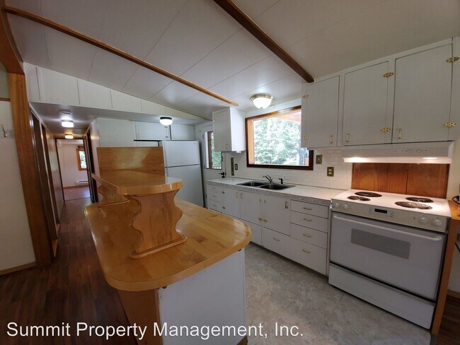 Building Photo - 3 br, 2.5 bath House - 11900 Grant Creek Road