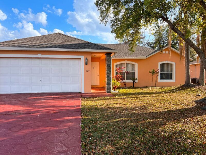Foto principal - 220 Canterbury Ct