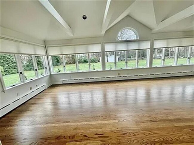 Foto del edificio - EASY RANCH LIVING..