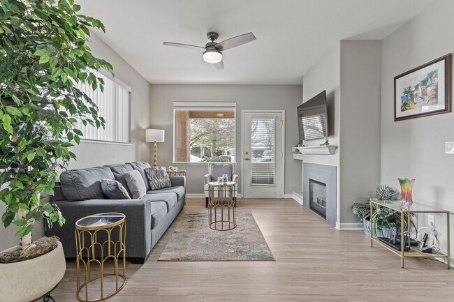 Foto del edificio - Fully Furnished Single Level Condo Resort LIving