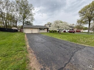 Building Photo - 1382 Northfield Dr