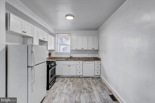 Foto del edificio - 2847 Lake Ave