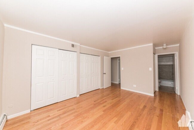 Building Photo - 1515 W Morse Ave