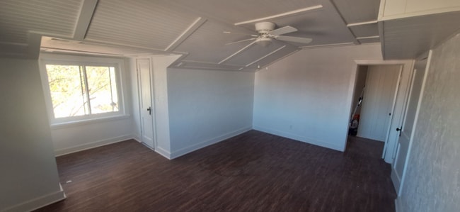 Building Photo - 1100 7th St