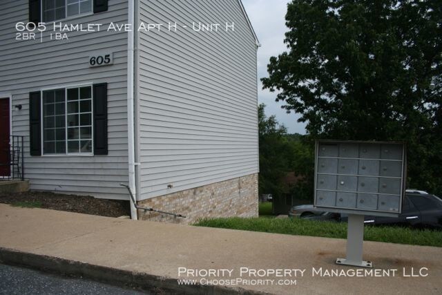 Foto del edificio - 605 Hamlet Ave