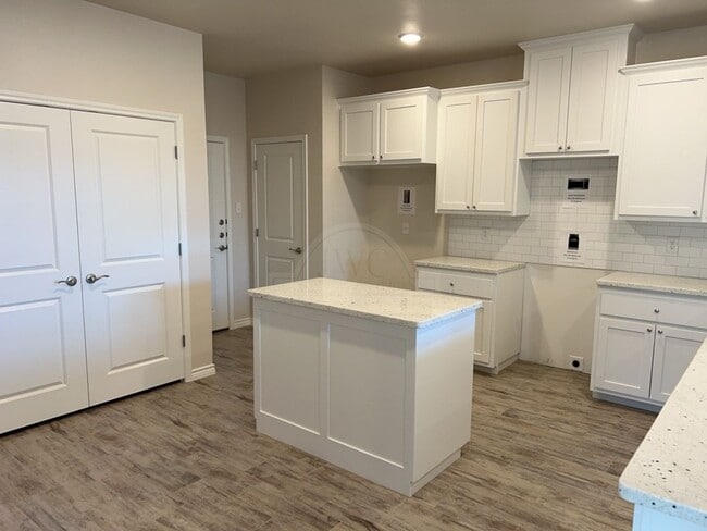 Building Photo - 5102 Rose Petal Ct