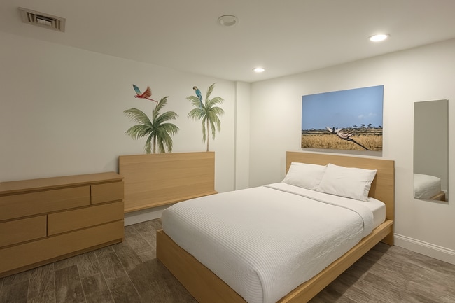 Building Photo - 1932 Calvert St NW