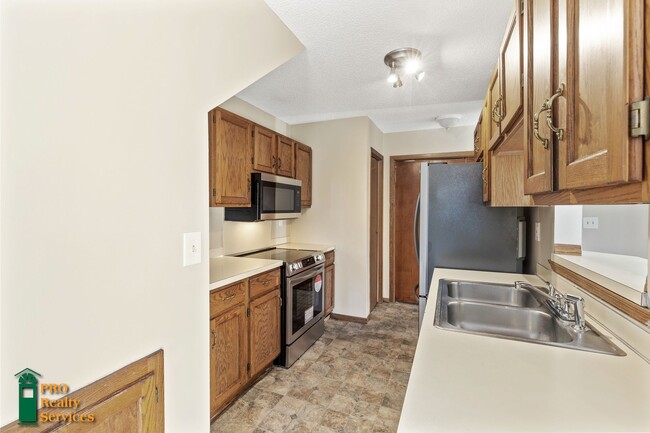 Foto del edificio - 3 bedroom Townhome **$500.00 Move In Credi...
