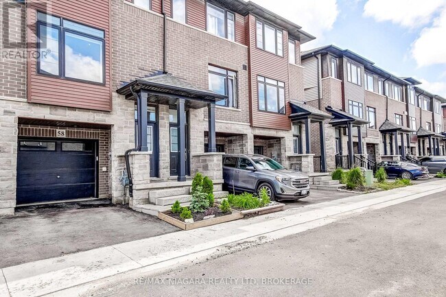 Photo du bâtiment - 461 Blackburn Dr