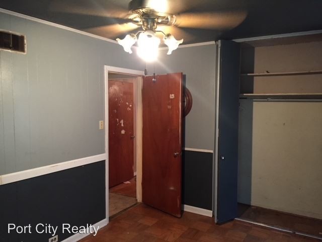 Building Photo - 3 br, 1.5 bath House - 922 Windsor