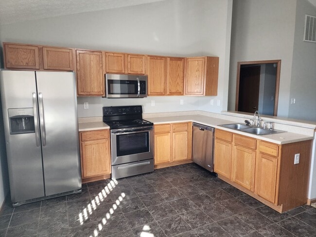 Photo - Spacious 2-Bed, 2-Bath Duplex with Attache... Apartment