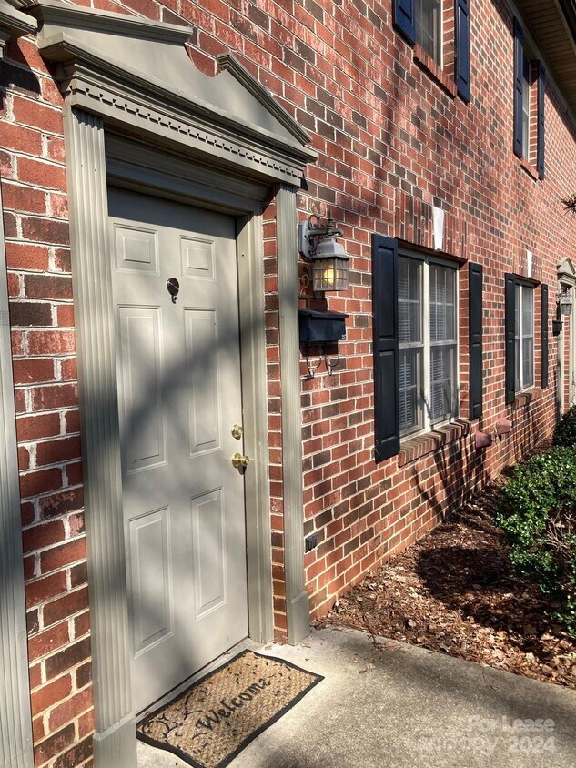 217 3rd St NW, Hickory, NC 28601 Townhome Rentals in Hickory NC