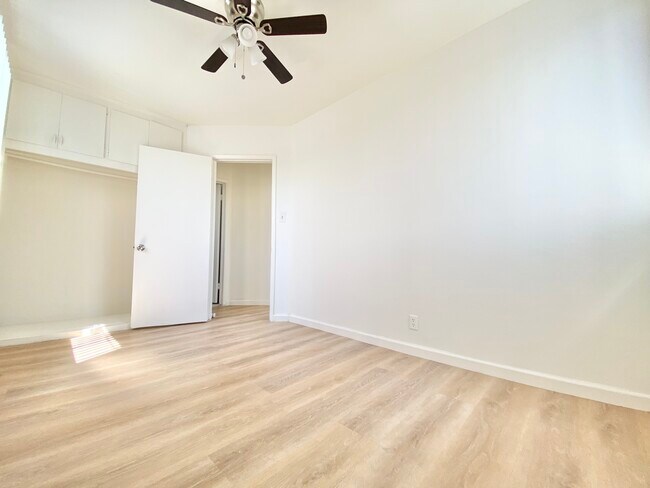 Foto del edificio - 1425 W Jefferson Blvd, Los Angeles, CA 90007