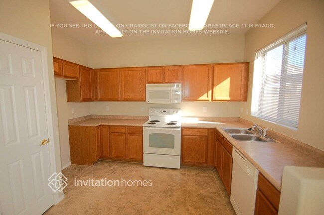 Building Photo - 7715 S 25th Ave