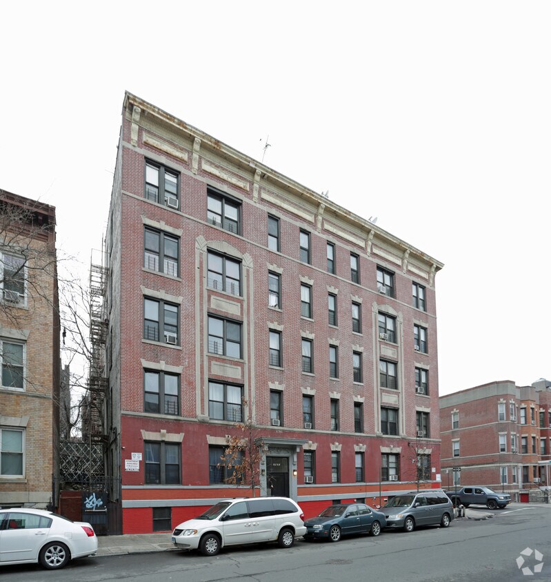 Foto del edificio - 2801 Valentine Ave