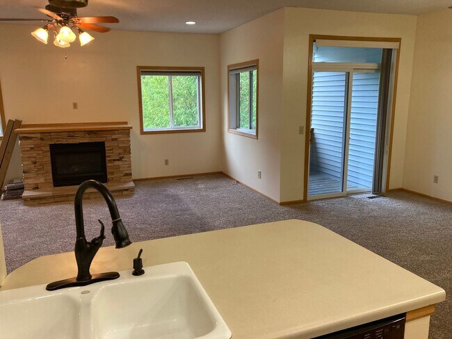 Building Photo - 607 Woodduck Dr