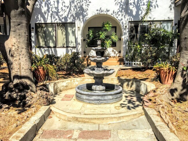 Foto del edificio - Windsor Court - Windsor Court Glendale LLC
