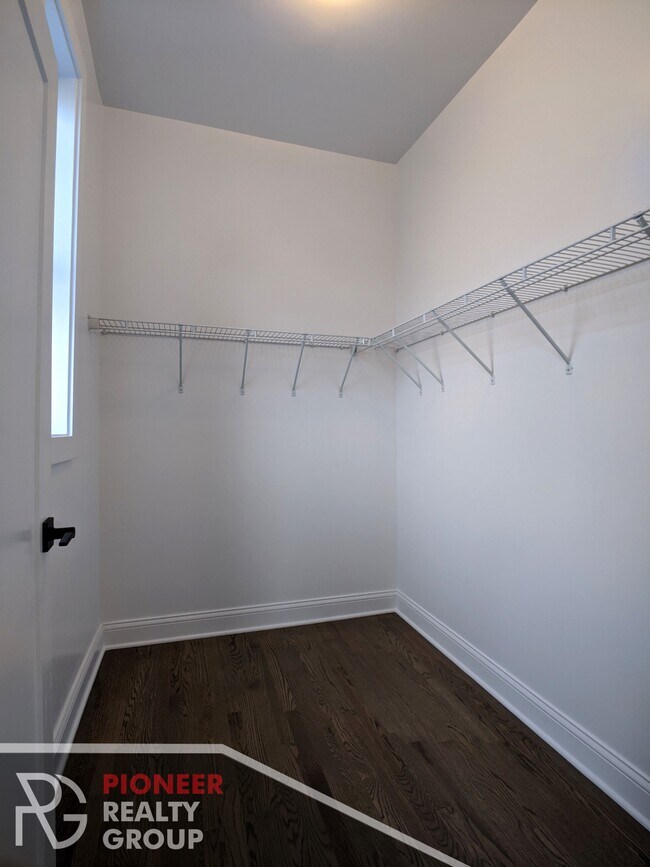 Foto del edificio - 3401 W Fullerton Ave