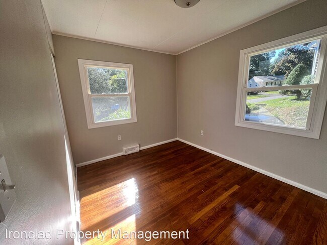 Building Photo - 3 br, 1 bath House - 22 Edwards Road