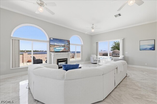 Building Photo - 2371 Coral Point Dr