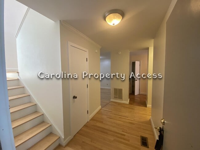 Photo - 436 Fairoaks Cir House