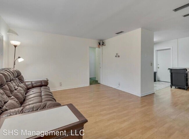 Building Photo - 4 br, 2.5 bath House - 222 Westminster Drive