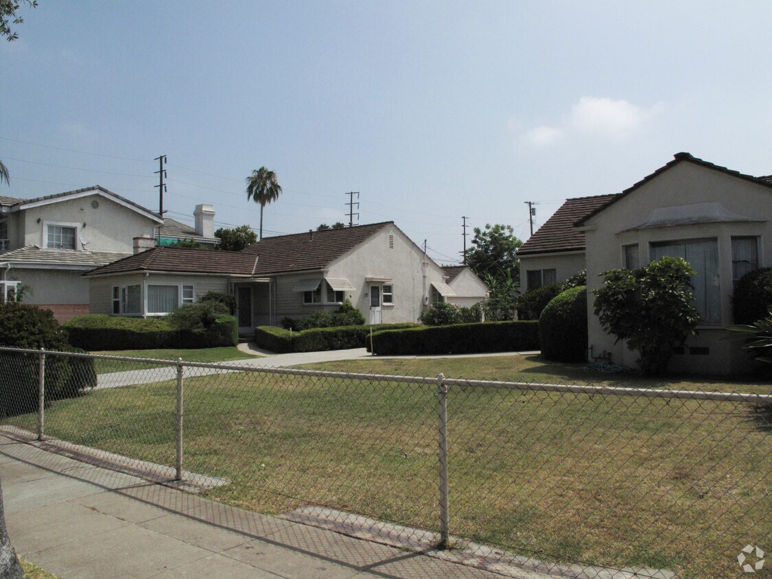 Foto del edificio - 626-628 N Ynez Ave