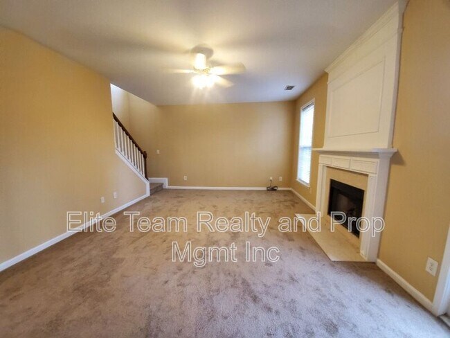 Building Photo - 10903 Chastain Parc Dr