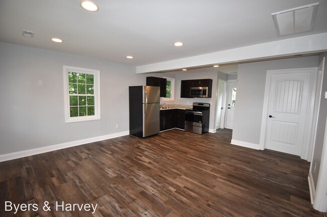 Building Photo - 2 br, 1 bath House - 122 Stacker Drive
