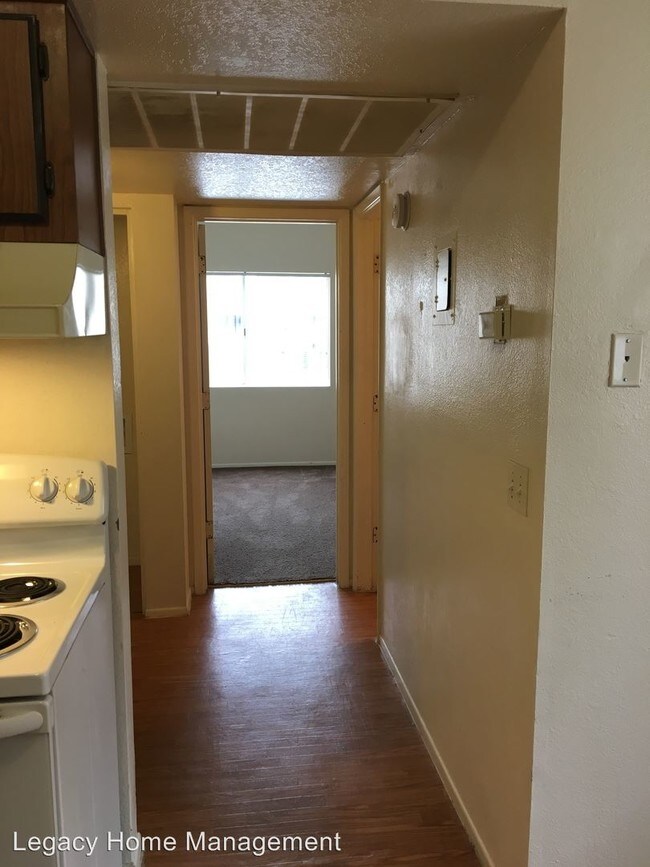 Building Photo - 2807 E Le Marche Ave