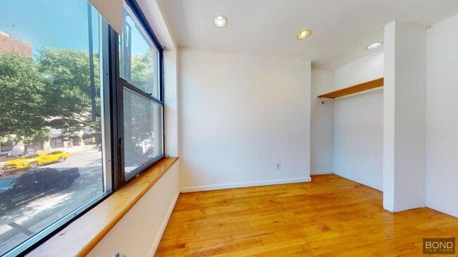 Building Photo - 3 bedroom in Manhattan NY 10003