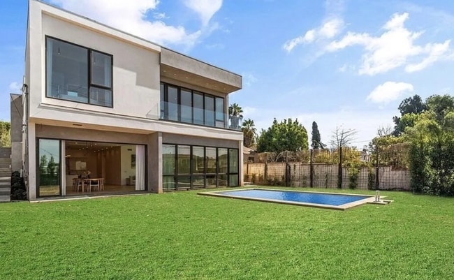 Photo - 3515 Oceanview Avenue. House