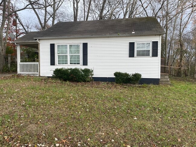 Building Photo - 919 Oak Ln