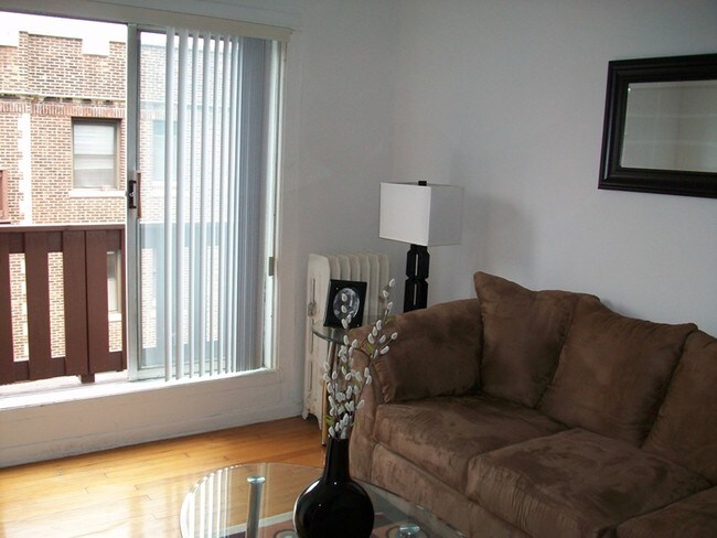 Foto del edificio - 3036 N Halsted St