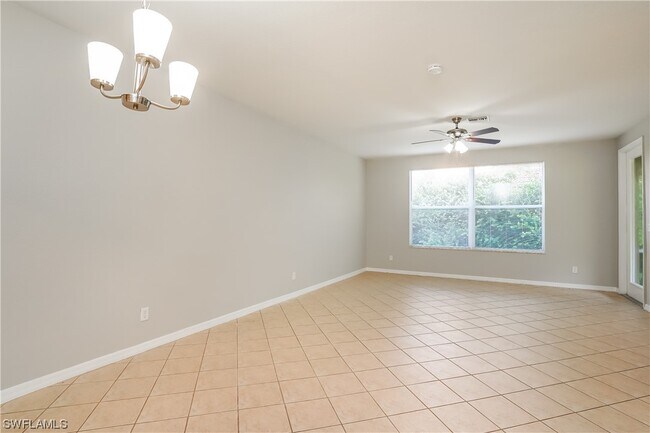 Foto del edificio - 9642 Roundstone Cir