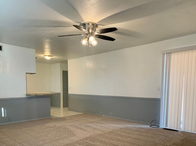 Building Photo - 2716 Chaucer Dr