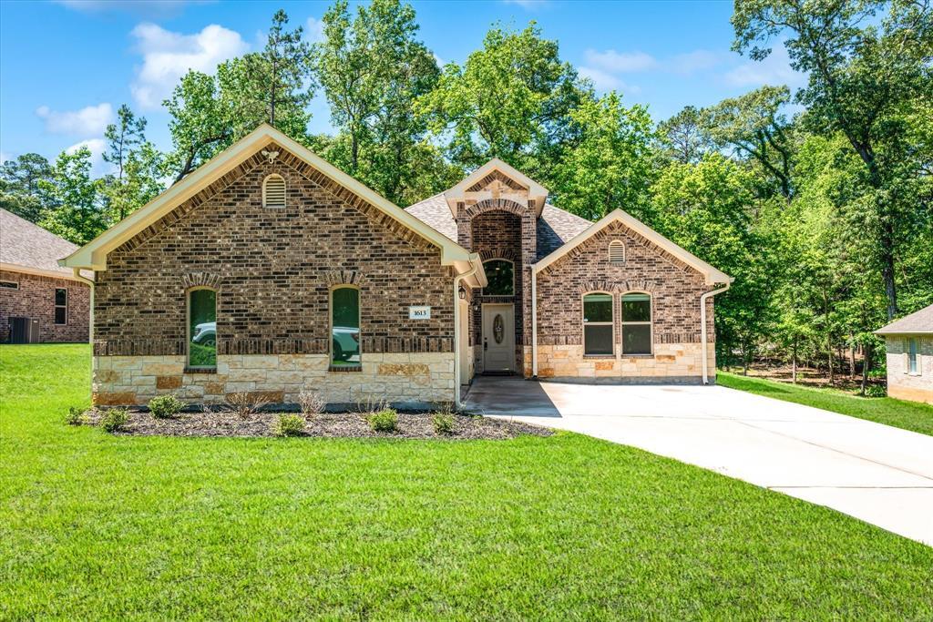 1613 River Oaks Dr, Huntsville, TX 77340 House Rental in Huntsville